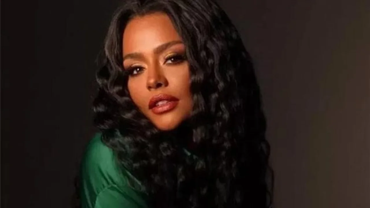 سحر المونولوج.. كيف أعادت أسماء أبو اليزيد إحياء فن البهجة الغنائي؟